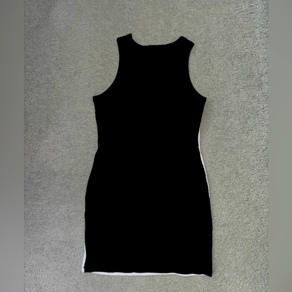 Black & White Dress - Picture 3 of 3